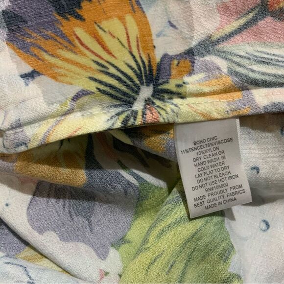 New BOHO CHIC Button Front Blouse multicolored flowers Hawaiian - Picture 9 of 10